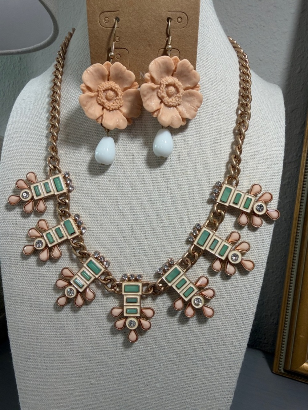 Plunder Floral Peach Statement Necklace & Earring Set
